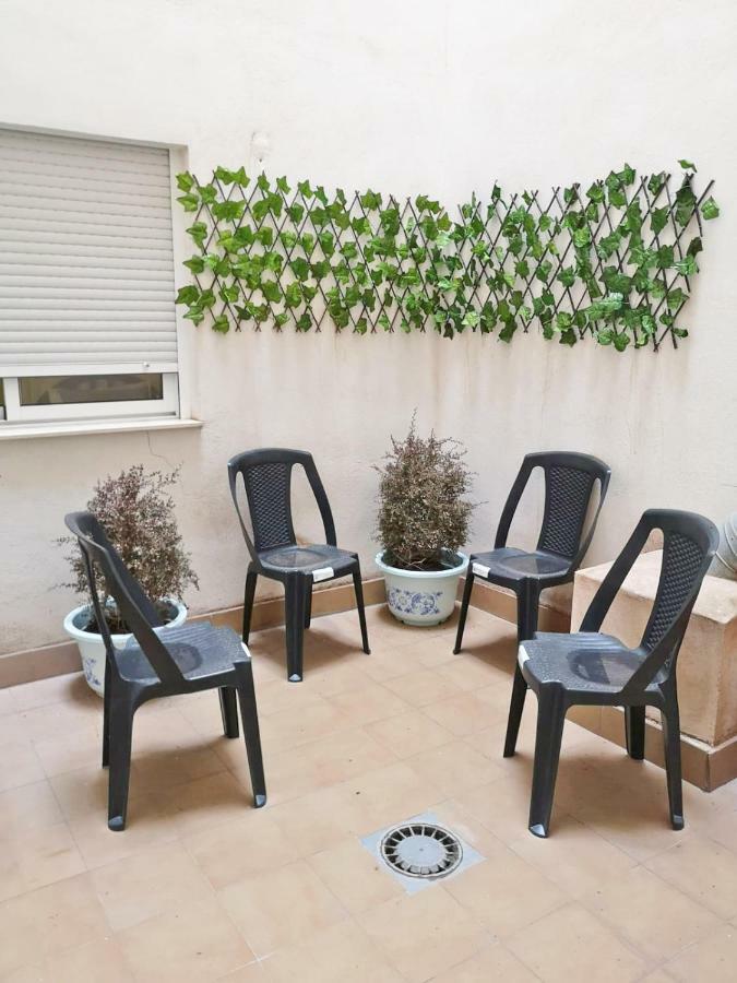 Apartamento Súper Céntrico, Luminoso, Amplio, Terrazas Y Patio *
